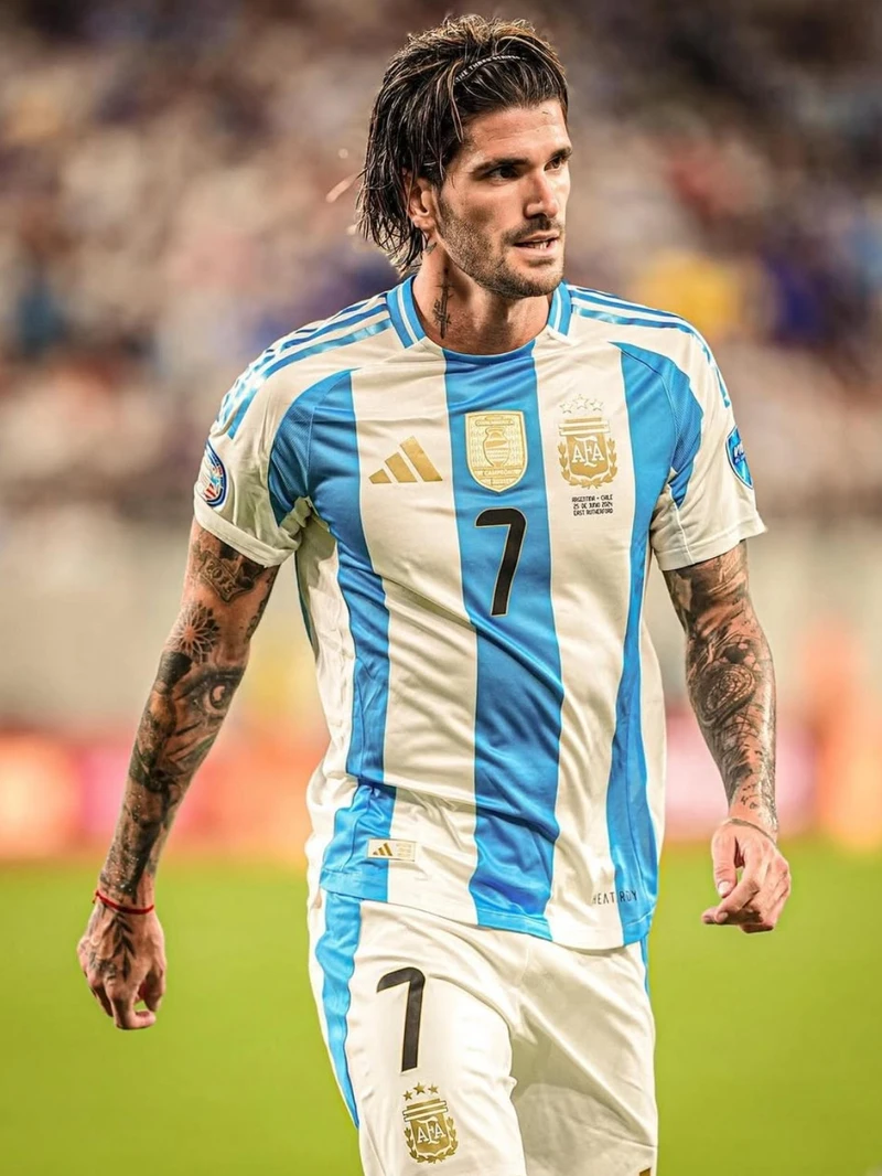 Hình thể 10 cầu thủ đẹp trai nhất World Cup 2026