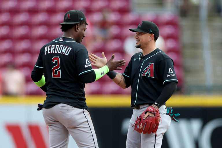 Geraldo Perdomo wins mascot race, then delivers for Diamondbacks