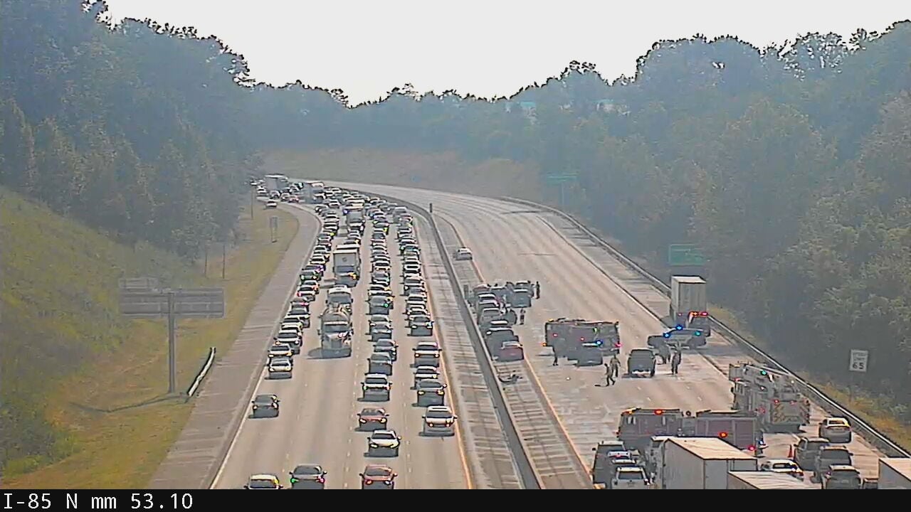 Crash shuts down all southbound lanes on I-85