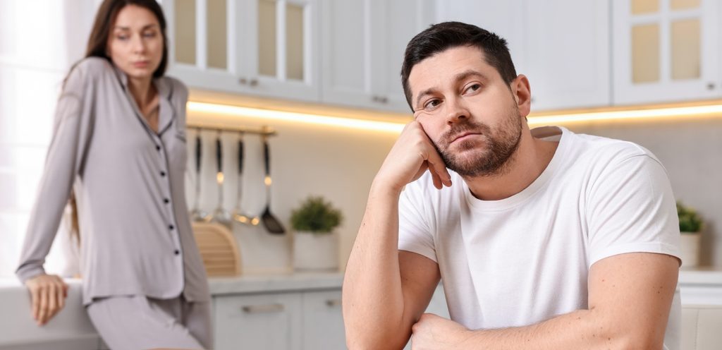 التعامل مع الزوج العصبي.. حيل ذكية تجعل الحوار أسهل