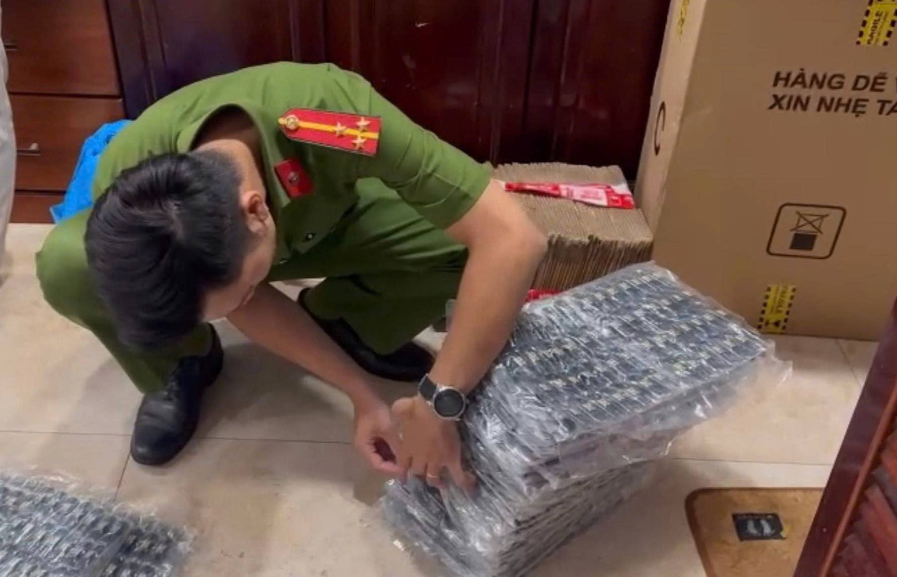 Khởi tố 5 đối tượng buôn bán hơn 1.700 thuốc lá điện tử chứa ma túy
