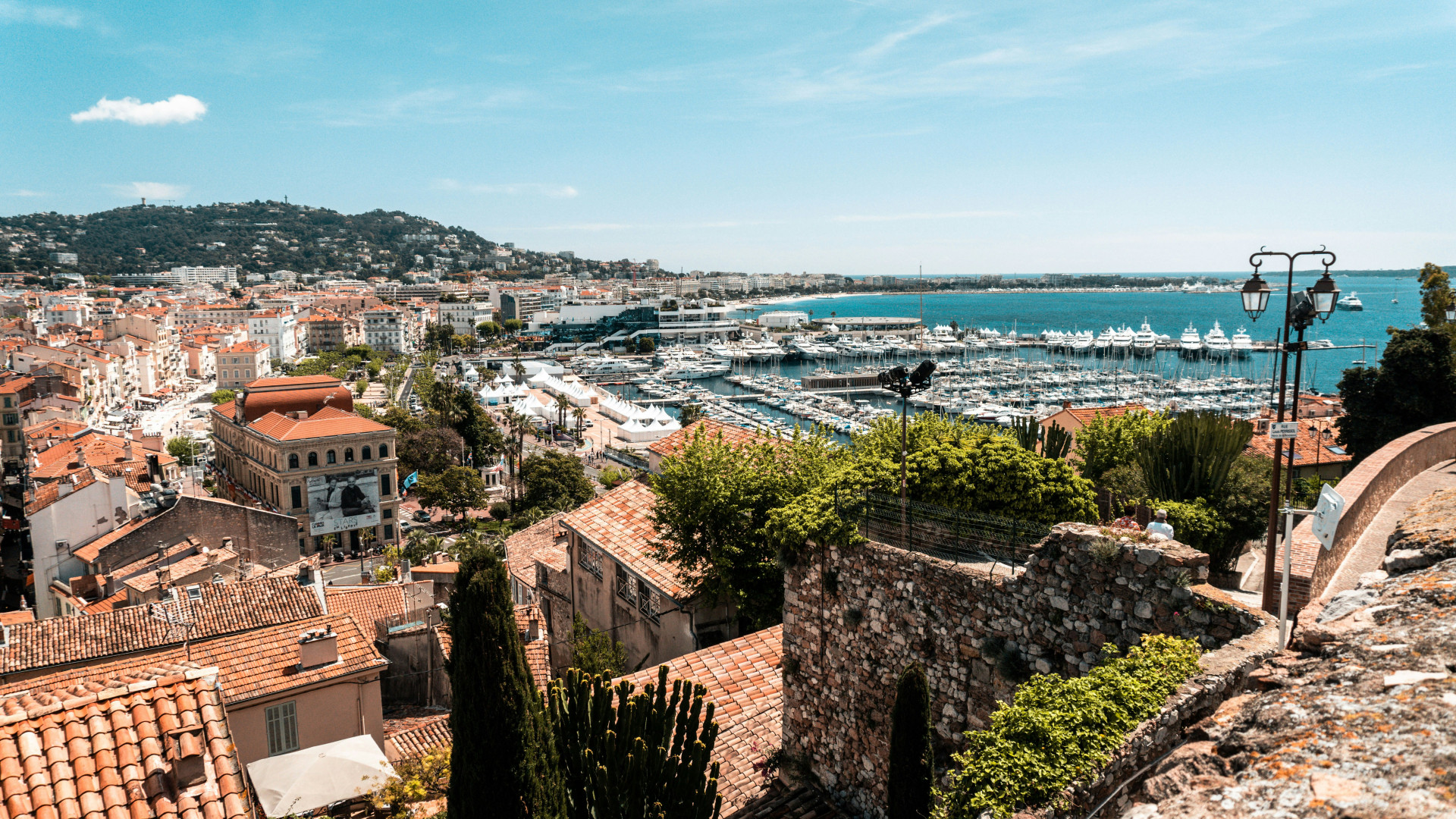 Palais Bulles : pourquoi cette demeure futuriste continue de fasciner ...