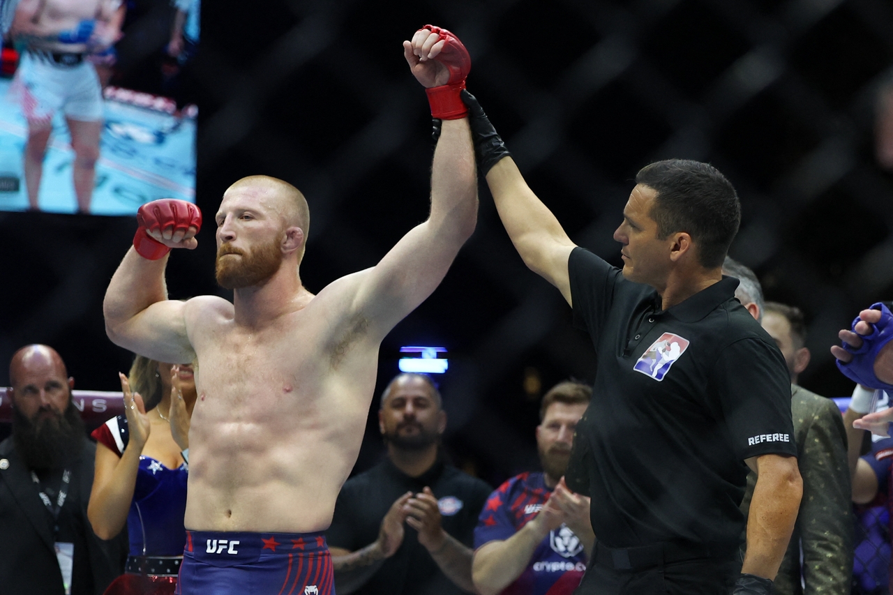 综合格斗：UFC自由250大赛 - 博·尼卡尔对阵凯尔·道考斯