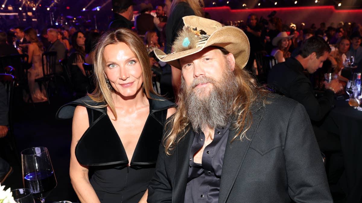 Morgane Stapleton joins Mike Campbell for new song 'More Than Gold' on ...
