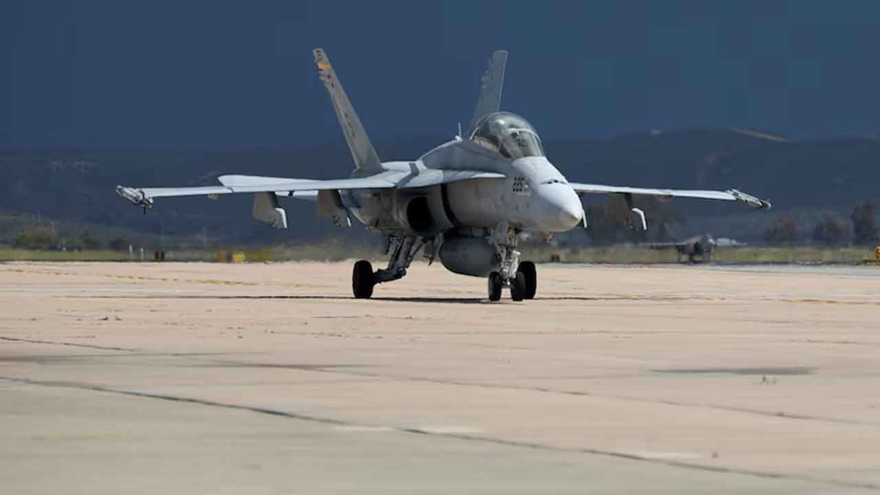 Marinekorpsets F/A-18-jagerfly styrter ned i Washington og udløser ...