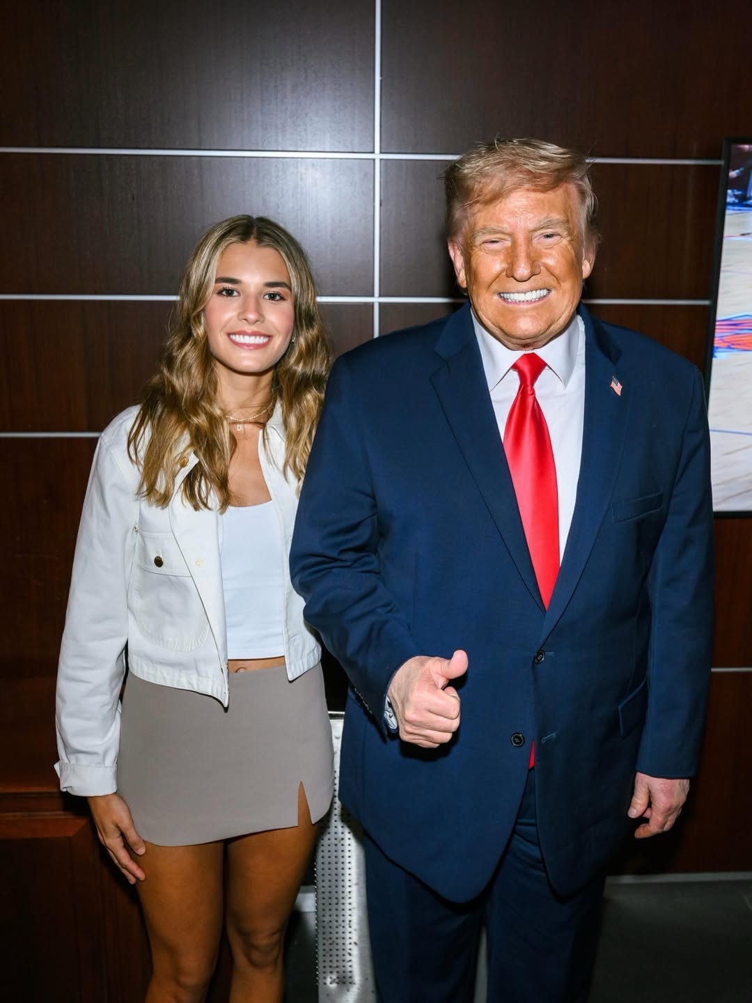 Con cháu đồng loạt chúc mừng sinh nhật ông Trump 80 tuổi