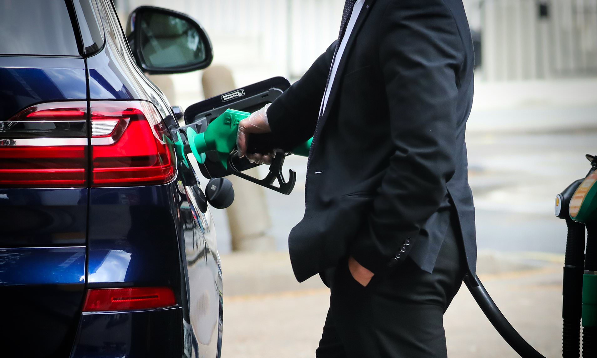 Oil prices fall as Iran peace deal looks closer - when will petrol and diesel prices fall?