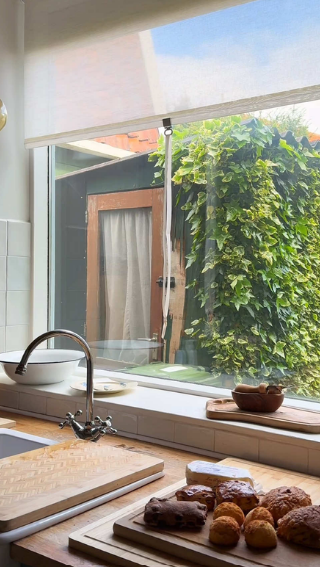 A cozy morning routine in Edam you'll never forget