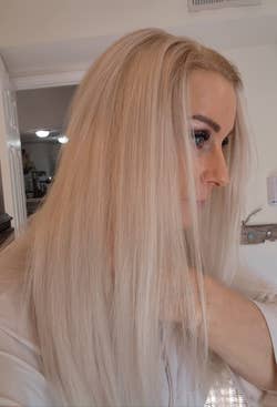 image of a reviewer with perfectly straight hair with no frizz