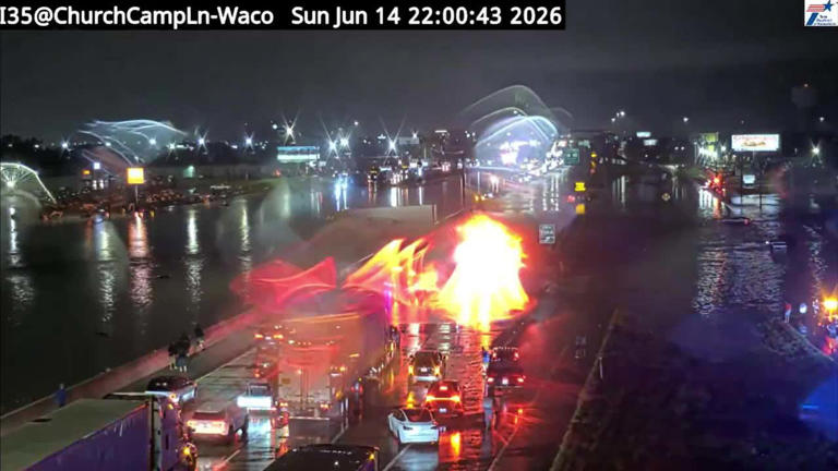 Flash flooding strands drivers on I-35 in Waco