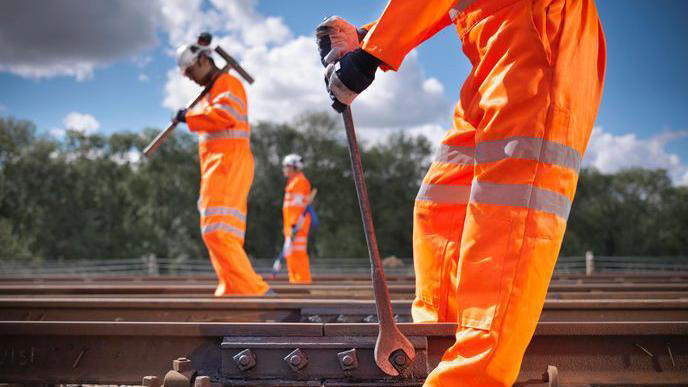 Near miss as train passes workers in tunnel