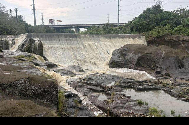 'Toxic foam' sparks alarm along Calamba River