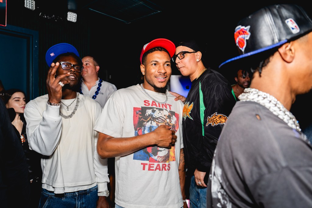 Inside look at Knicks celebrating championship at private Manhattan club