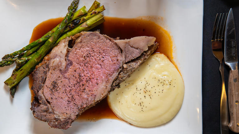 Here's how much a prime rib dinner actually cost in the '60s