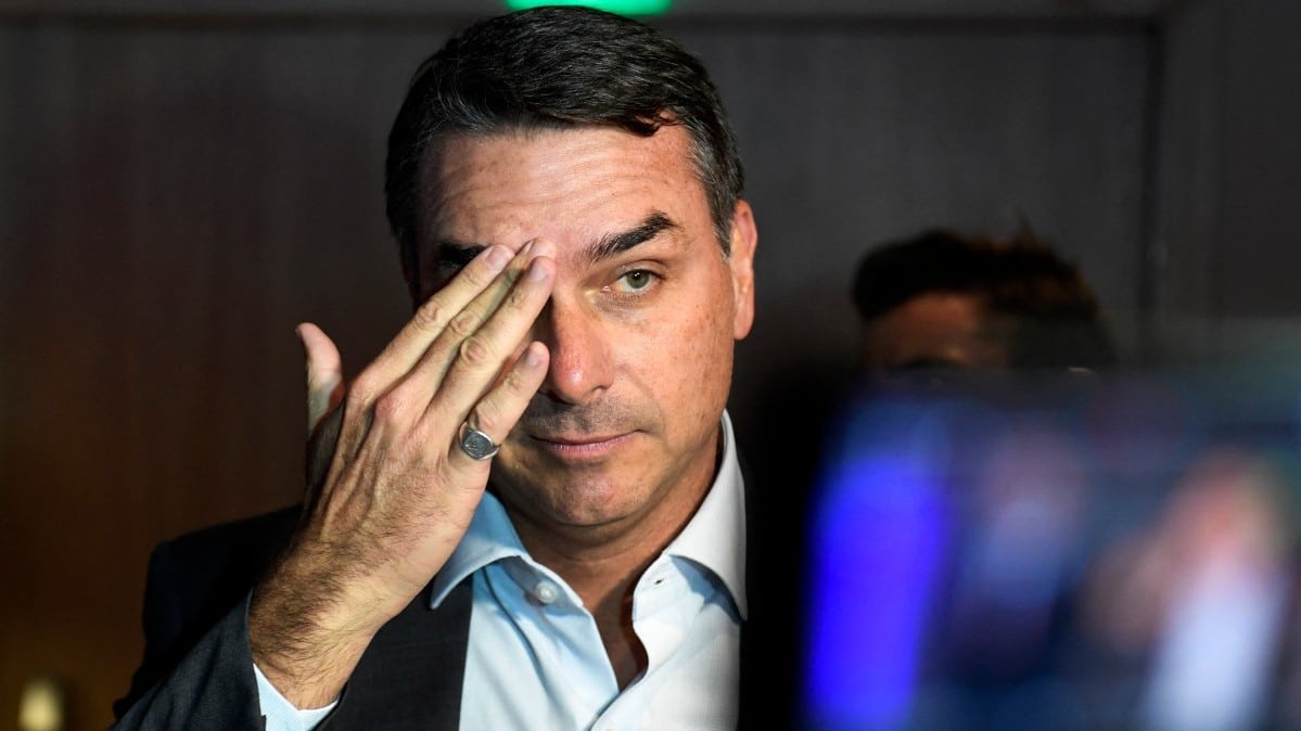 Nova revelação de O Globo deve ampliar escândalo de Flávio Bolsonaro