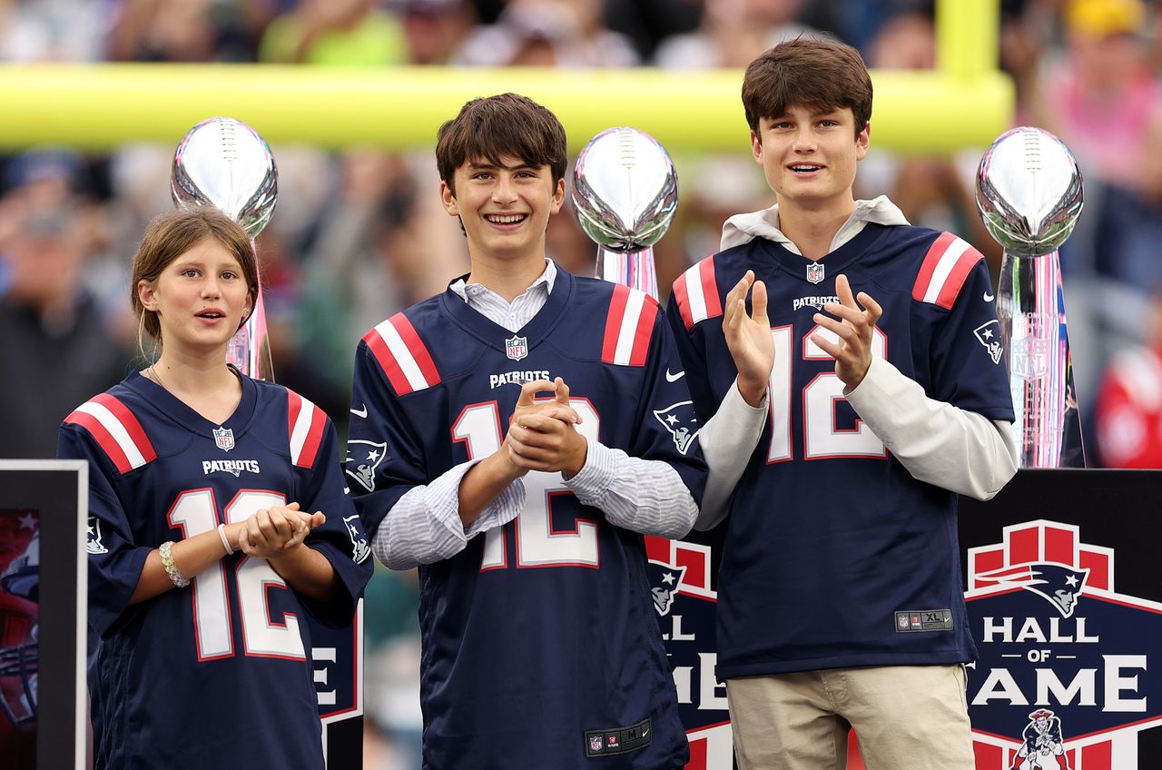 Vivian, Benjamin, and Jack Brady attend a ceremony honoring dad Tom Brady on September 10, 2023