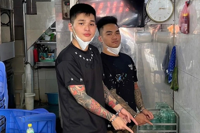 Đối tượng thứ 2 trong vụ dùng điếu cày đánh người ở phố Lê Duẩn ra đầu thú
