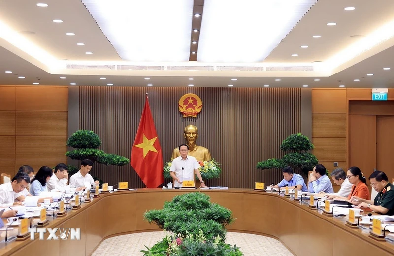 Phó Thủ tướng Lê Tiến Châu chủ trì họp góp ý vào 3 dự án luật