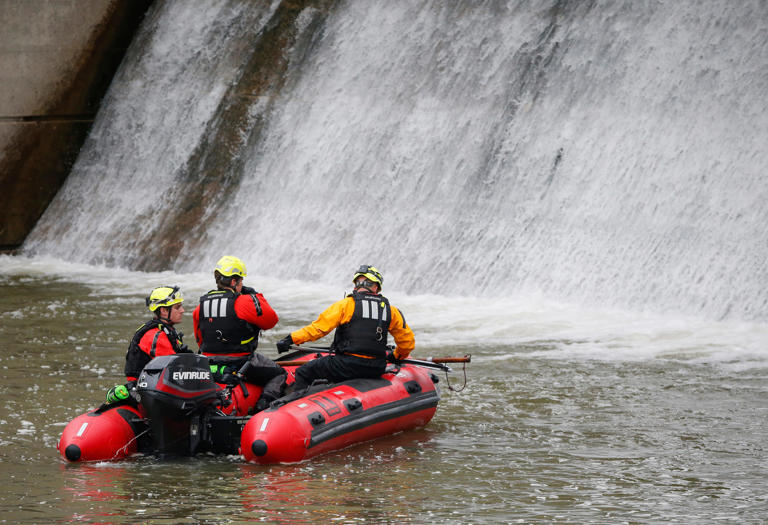 Springfield Fire working to recover 3 people at Lake Springfield