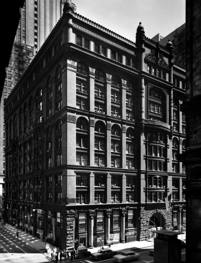 The 141-year tumultuous history of America’s oldest skyscraper