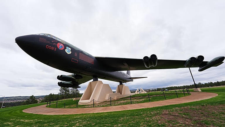 8 dead as B-52 bomber crashes at Edwards Air Force Base in California