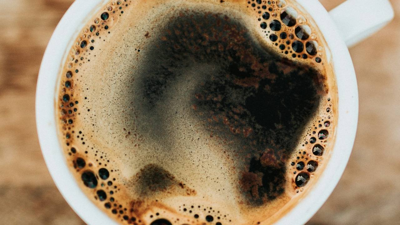 a-neurologist-explains-why-black-coffee-on-an-empty-stomach-spikes-anxiety