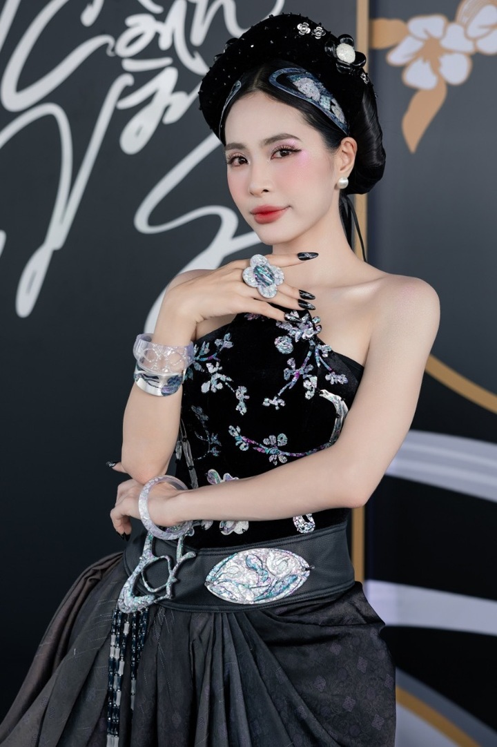 Ca nương Kiều Anh đưa đại gia đình 7 đời ca trù vào MV 'bom tấn'