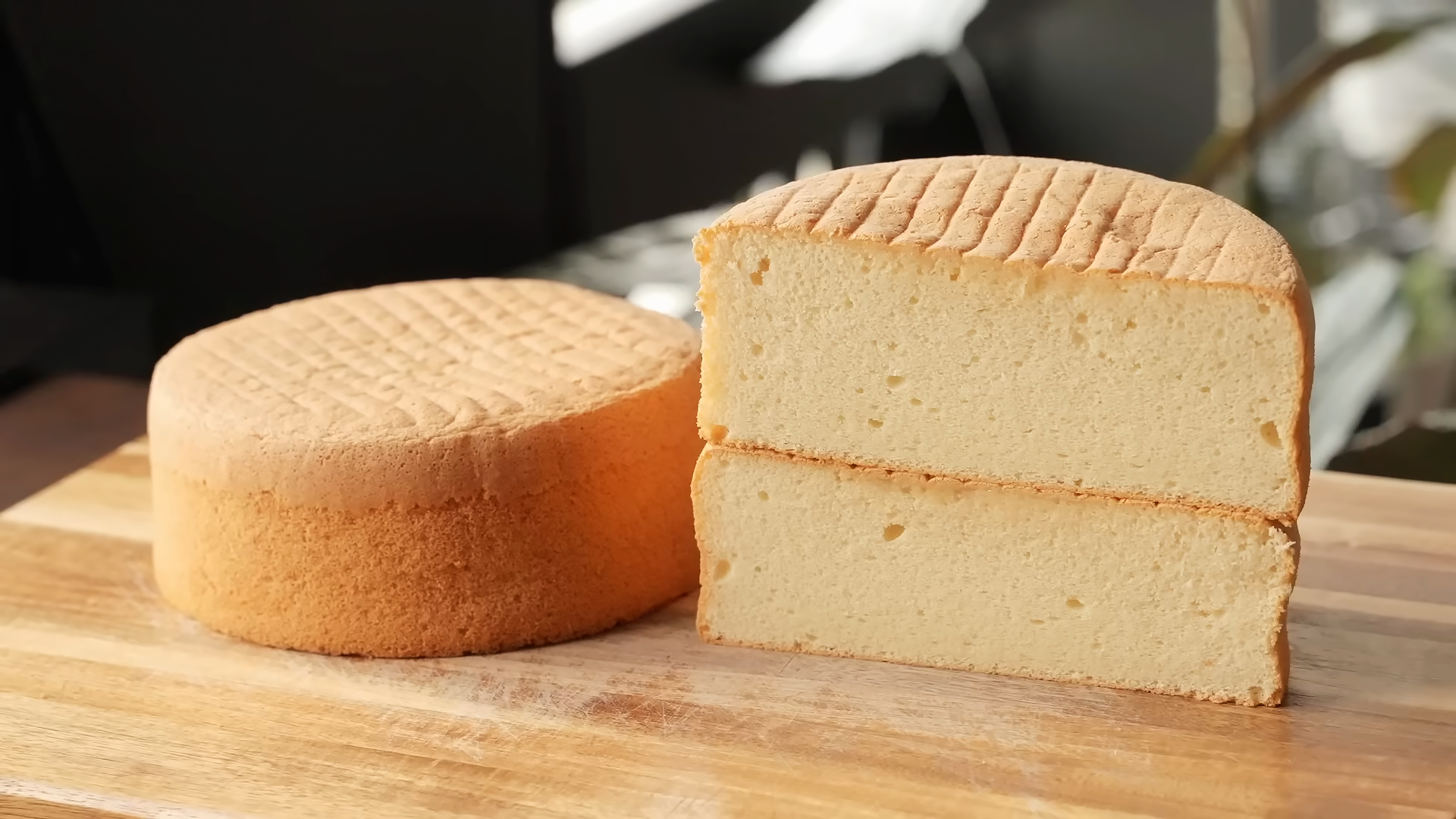 How I bake a no-fail sponge cake!