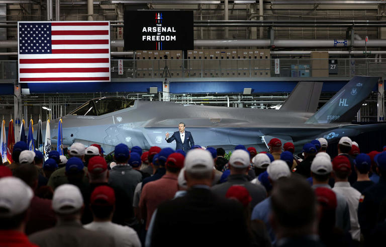 Lockheed Martin union workers in Fort Worth ratify new contract