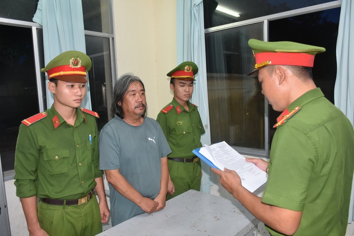 Bắt giam người đàn ông, phóng hỏa đốt công ty khiến 2 người tử vong