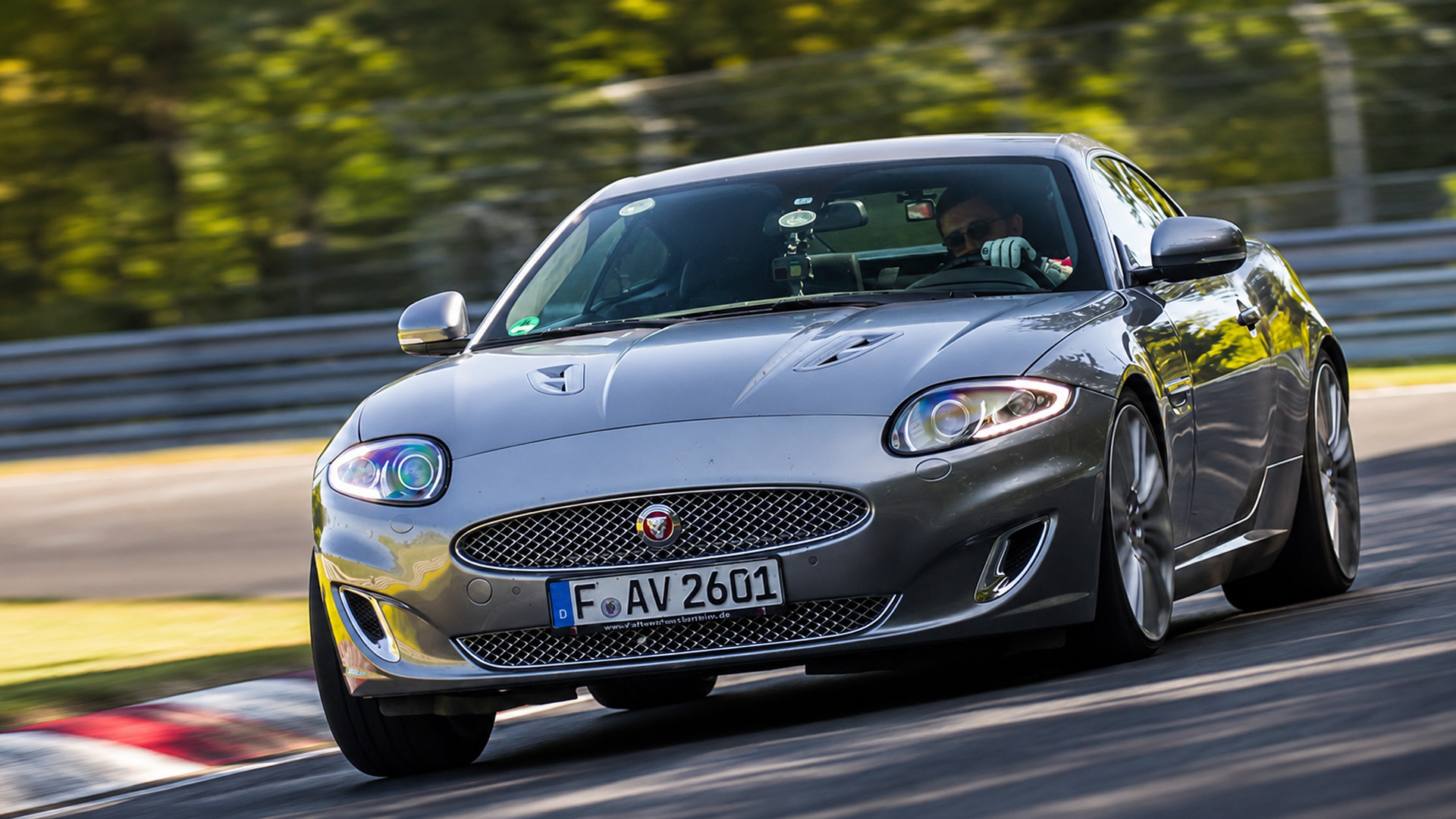 Jaguar XKR brings luxury power to the track