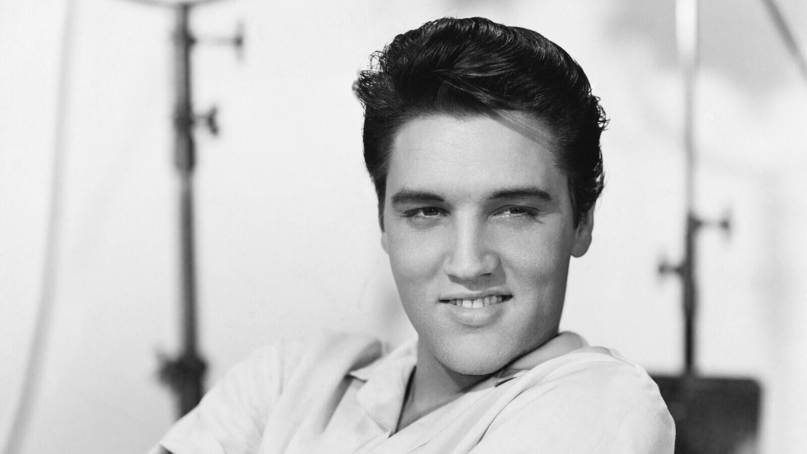 18 people debate the most famous human of all time