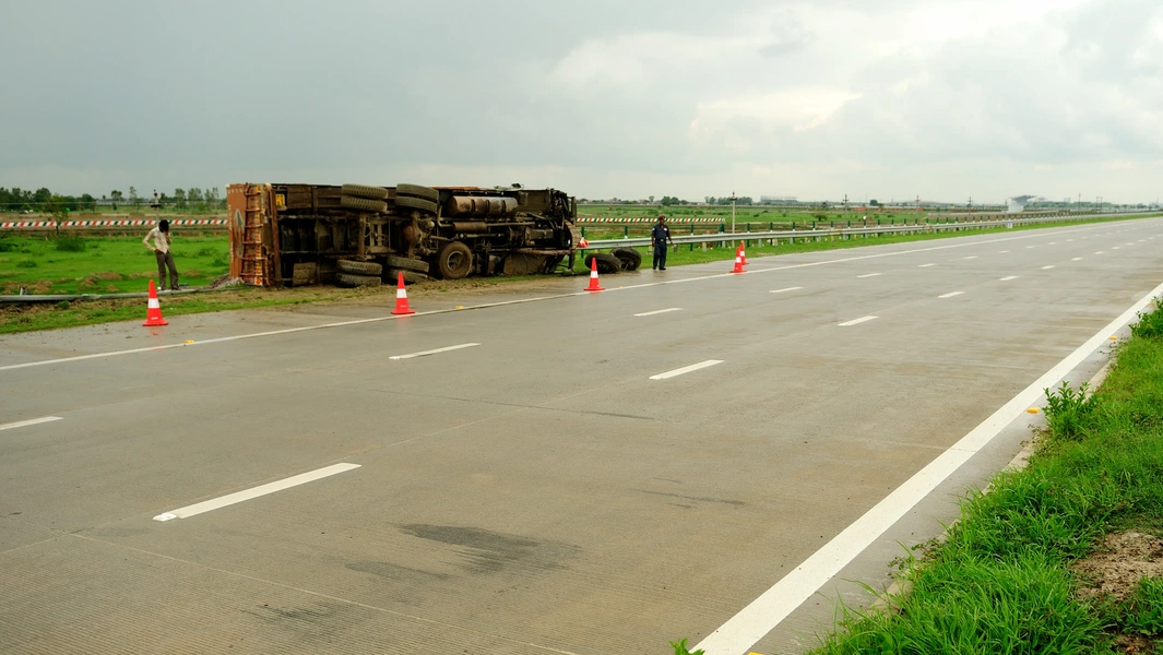 Sitharaman reviews Bengaluru–Chennai expressway progress near Devanahalli