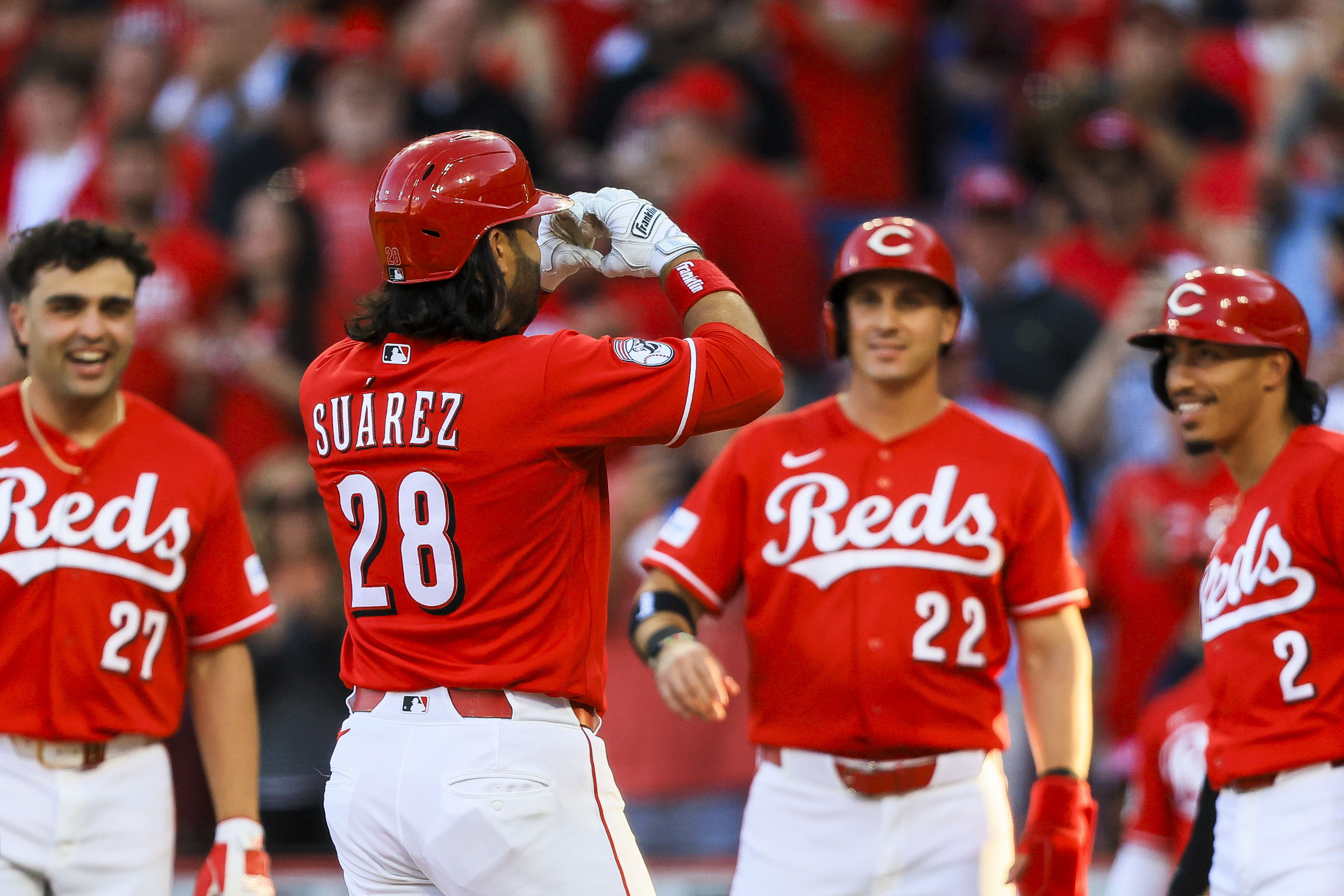 Reds dominate on both sides of the plate in lopsided win over Mets