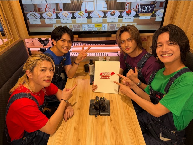  Aぇ!group、KEY TO LIT佐々木大光らがスシローで検証ロケ「助っ人として非常にいい動きができた」＜超調査チューズデイ＞ Bildidee 