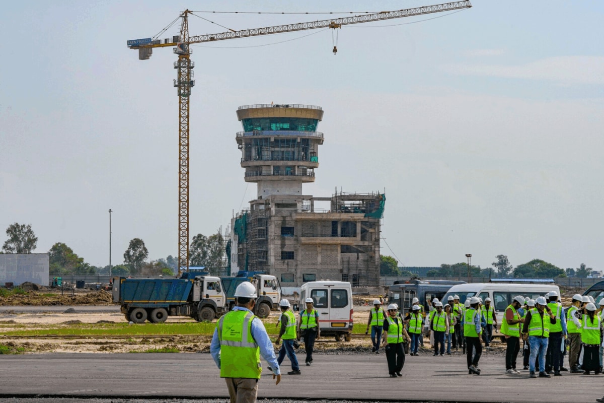 Build new cities or fix old ones? The difference between greenfield and ...