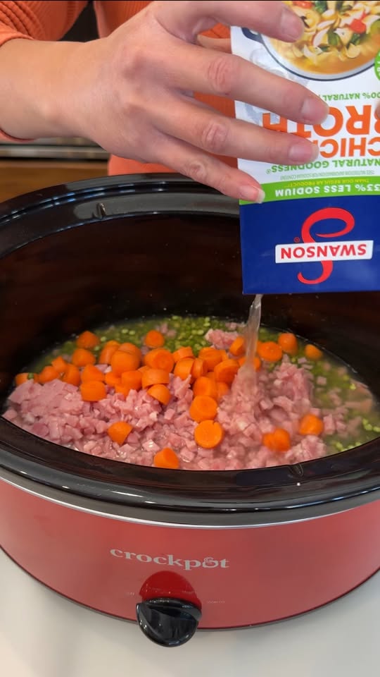 Slow cooker split pea soup with ham and vegetables