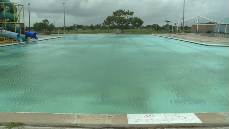 City explains algae growth at Greenwood pool