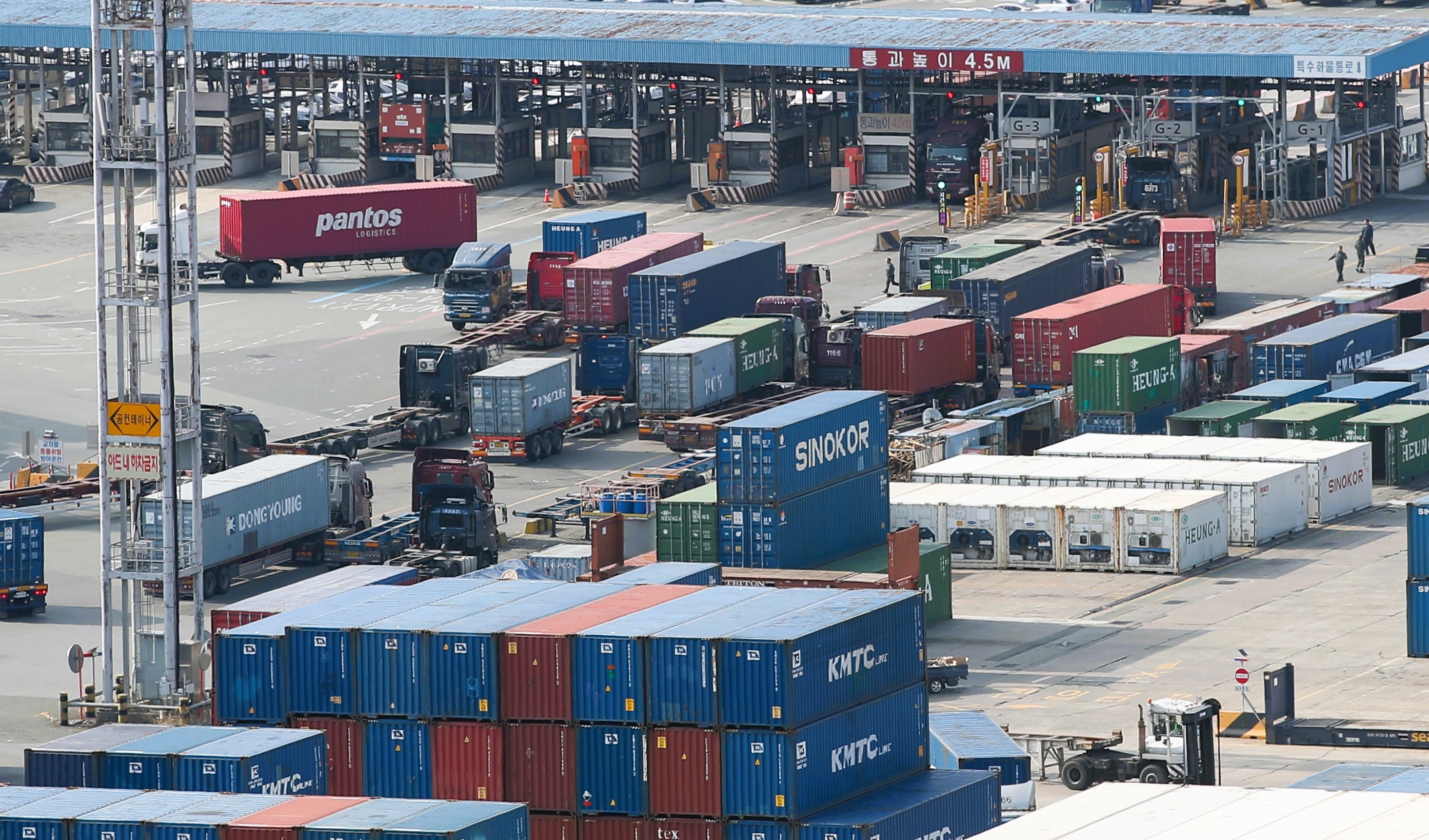 Container freight rates surge six weeks early