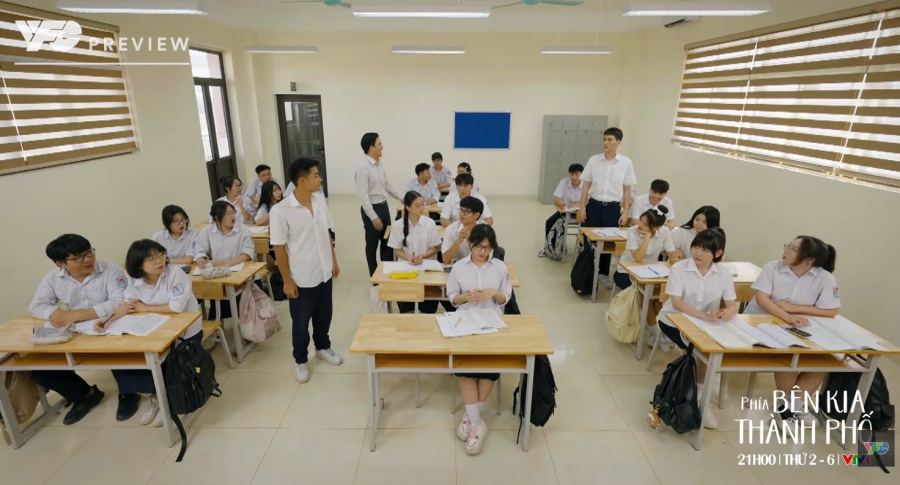Phía bên kia thành phố tập 13: Tuyết Lan bị bạn mách chuyện học cùng Cương