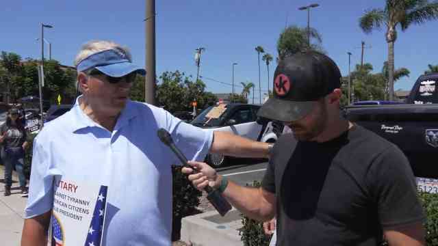 Street protest turns heated - claims get fact-checked on camera