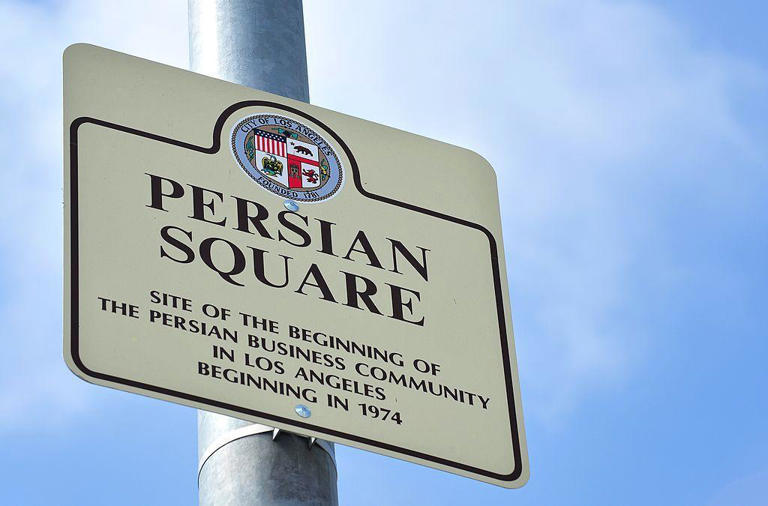 El punto central de "Teherángeles" es la Plaza Persa, en realidad una placa colocada en un cruce de calles.