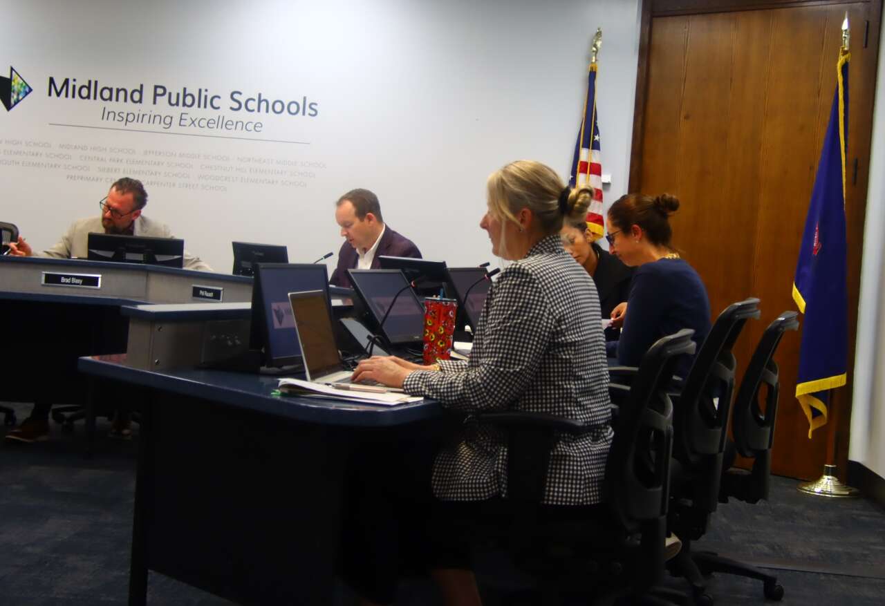 Midland school board fails to approve budget with $12.8M deficit