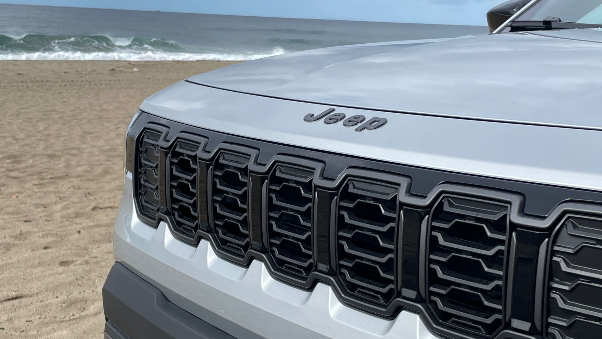 Cherokee vs Grand Cherokee: The best $3,000 you'll spend