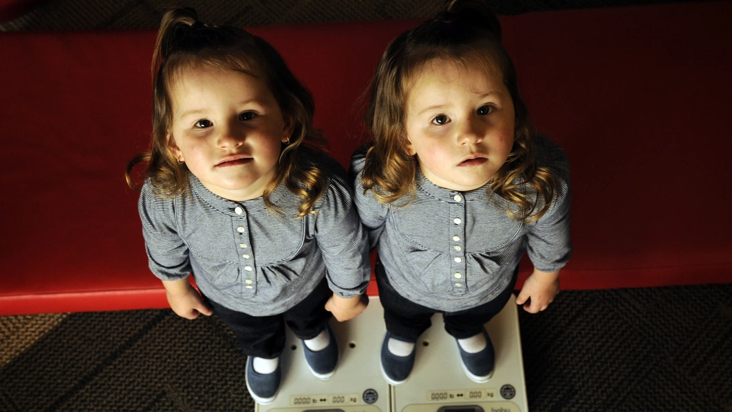 Twin mom debunks myth identical twins must look alike