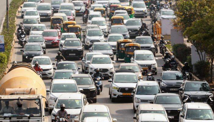 Delhi traffic alert: Emergency pipeline repair near Ashram Chowk ...