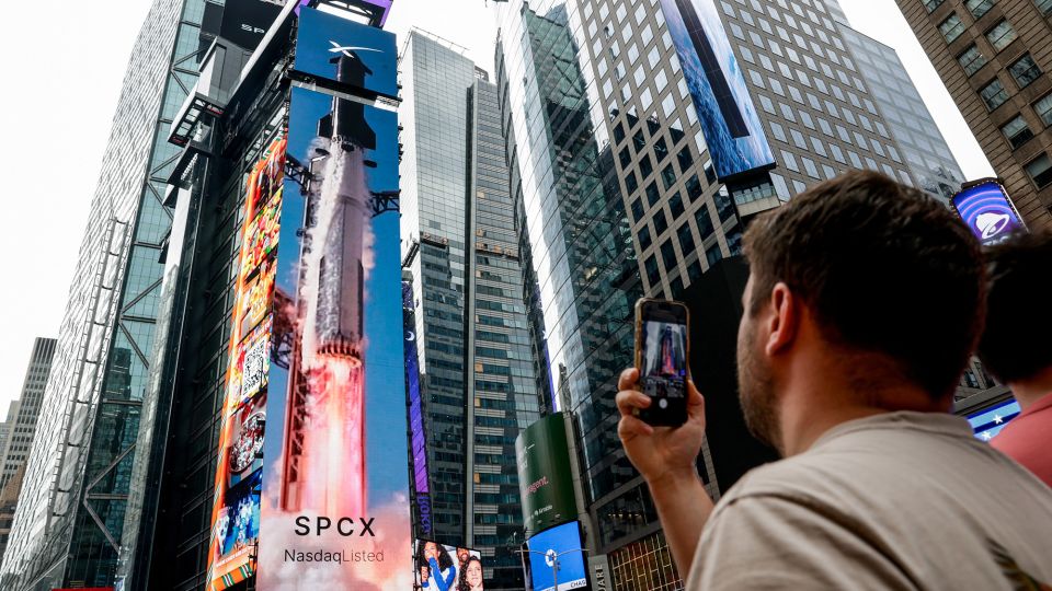 SpaceX revenue jumps 92% but stock tumbles as investors weigh AI spending