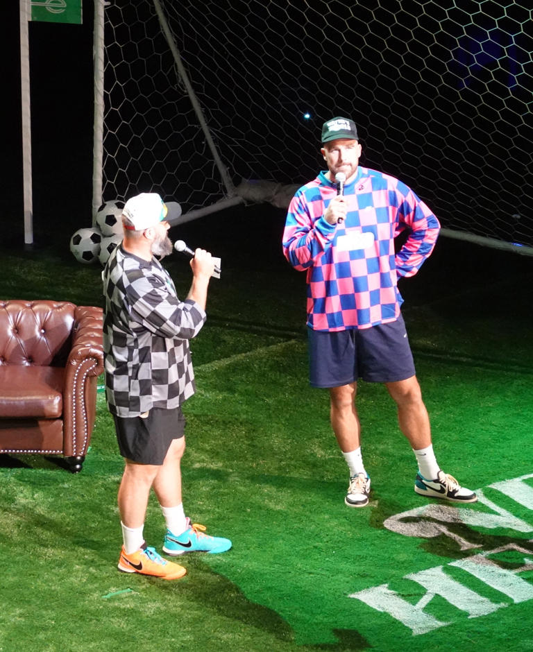 Taylor Swift feeds Travis Kelce — complete with airplane noises — in ...