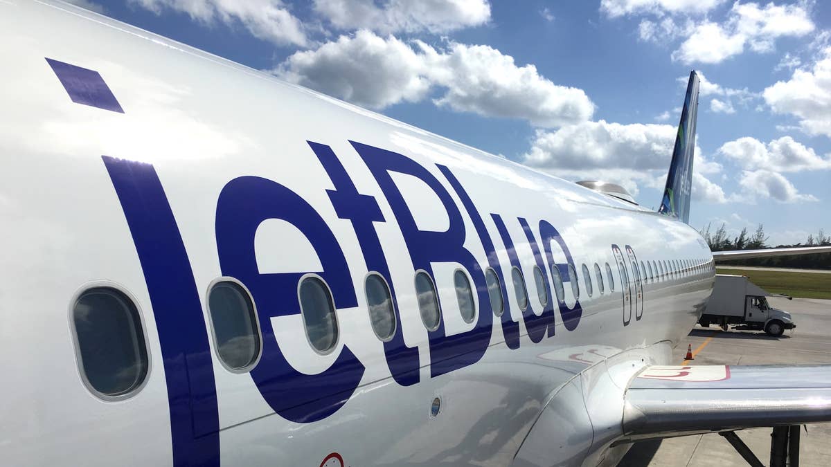JetBlue revamps Mint menu with NYC's best brunch and BBQ for premium ...
