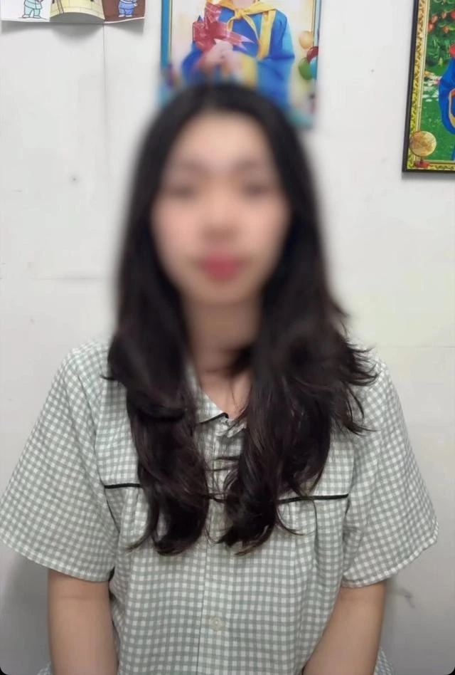 Nữ ca sĩ Việt 14 tuổi cầu cứu